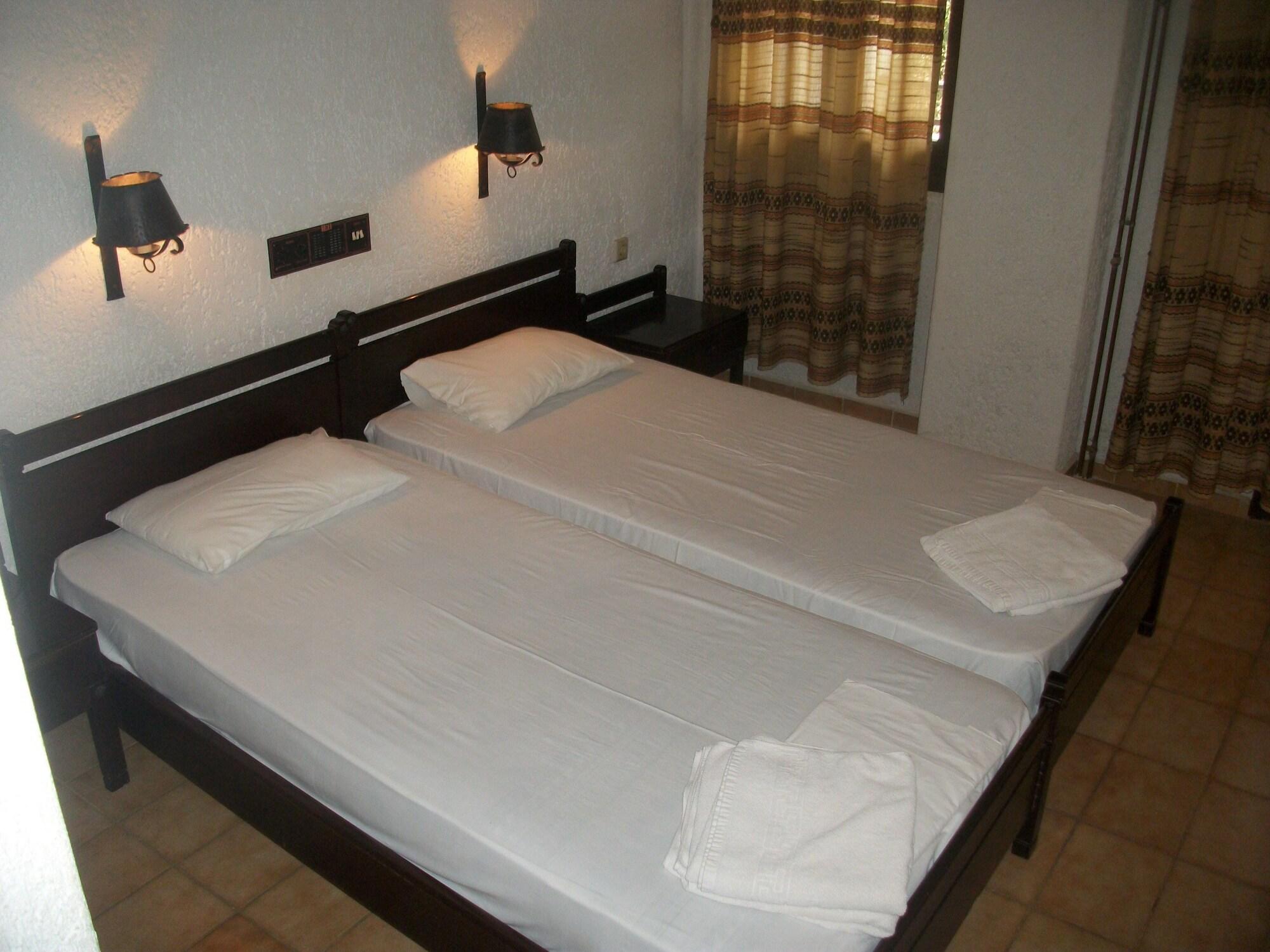 Efi Hotel Malia Exteriör bild
