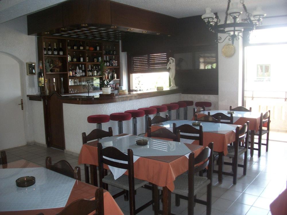 Efi Hotel Malia Exteriör bild