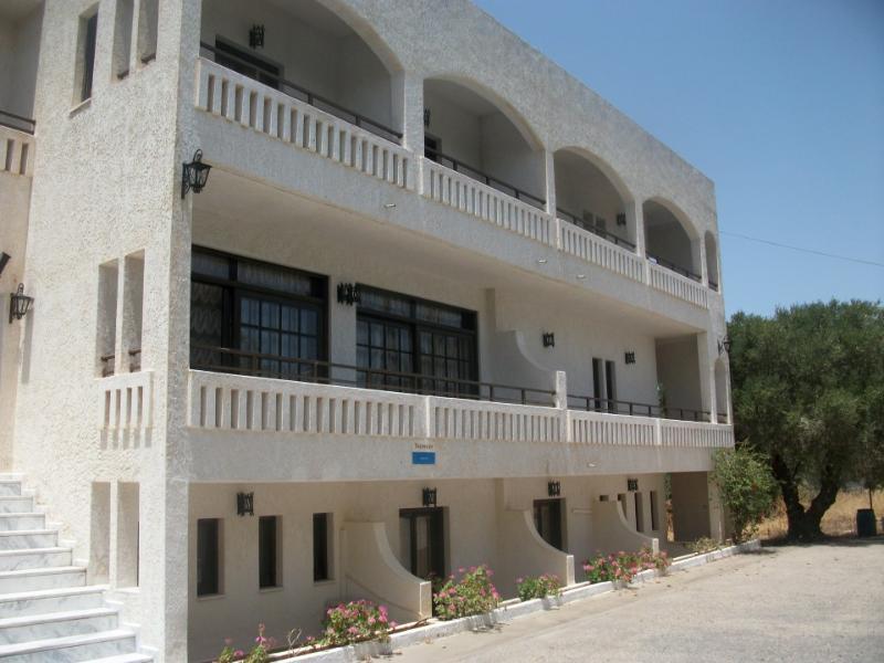 Efi Hotel Malia Exteriör bild